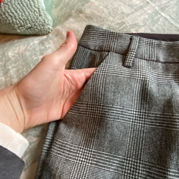 Boden Wool-Blend Houndstooth Crop Pants - Picture 4 of 7